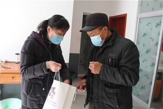 安康市中心血站深入幫扶村開展疫情防控工作