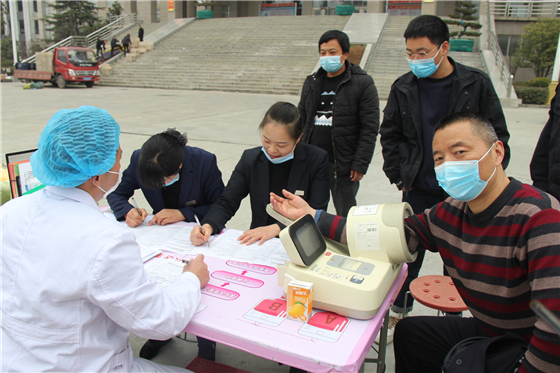 人民警察一心為民，捋袖捐血鐵血柔情——安康市公安局積極開展冬季獻血活動