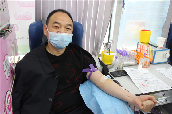 人民警察一心為民，捋袖捐血鐵血柔情——安康市公安局積極開展冬季獻血活動