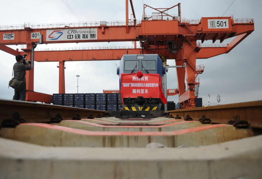△ 2011年9月22日拍攝的首列“渝新歐”宏碁專列。新華社記者 李健 攝